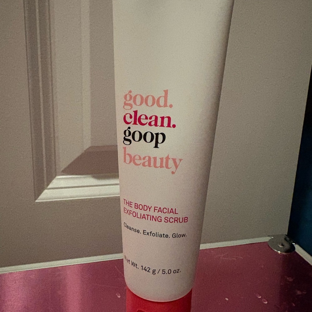 Exfoliating Scrub - White and Red